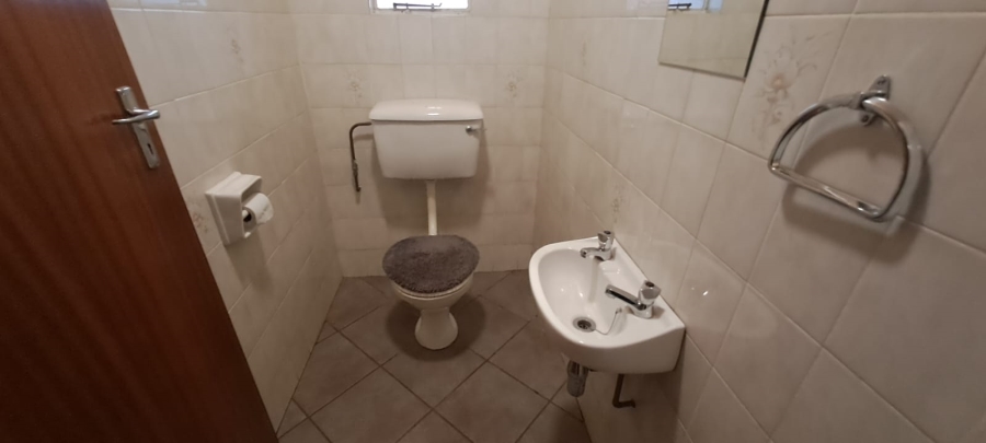3 Bedroom Property for Sale in Rhodesdene Northern Cape